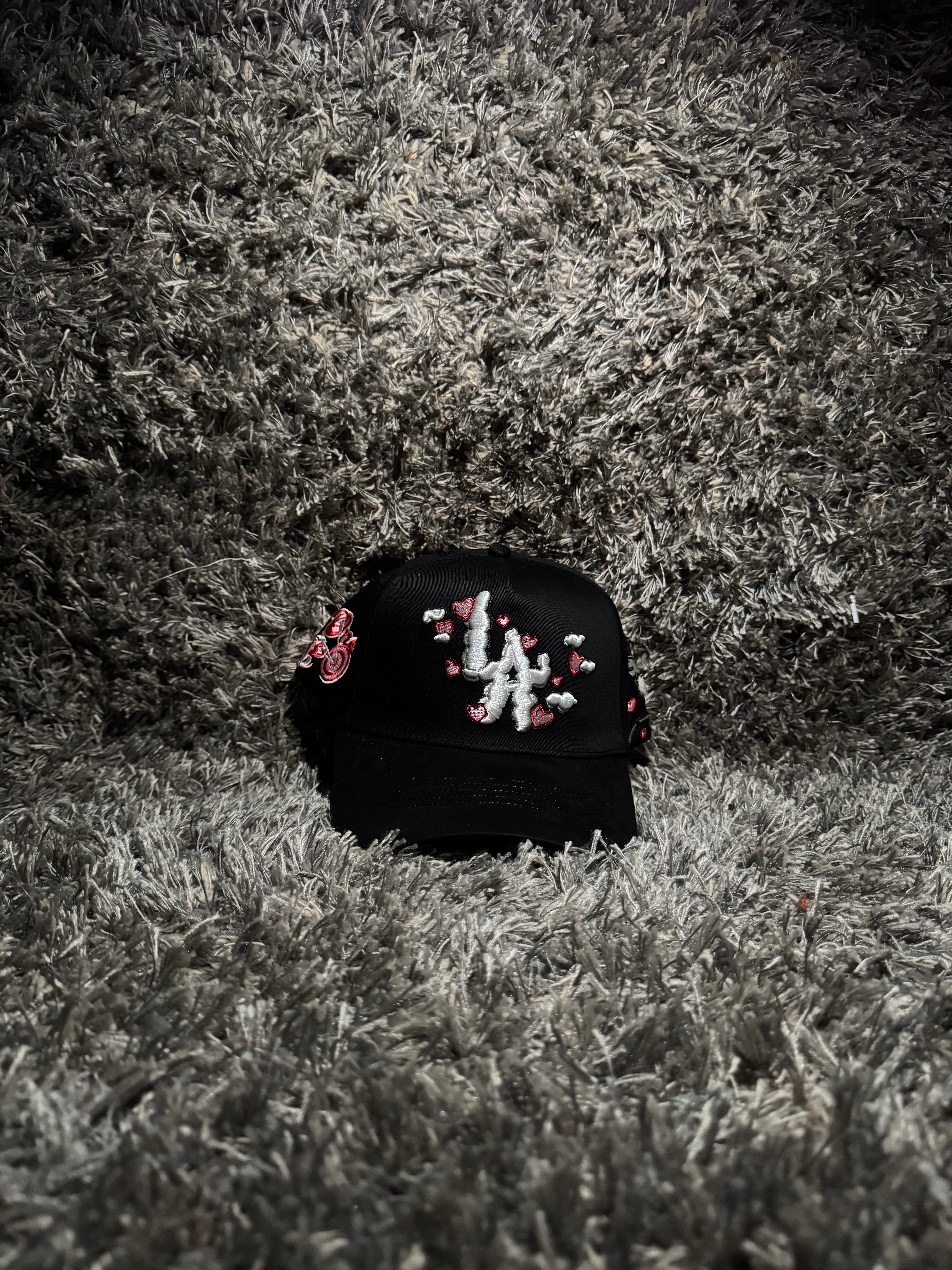 31 HATS "CLOUDS IN LOVE"